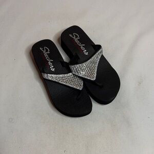 Skechers Black Yoga Foam Thong Sandals With Rhinestone